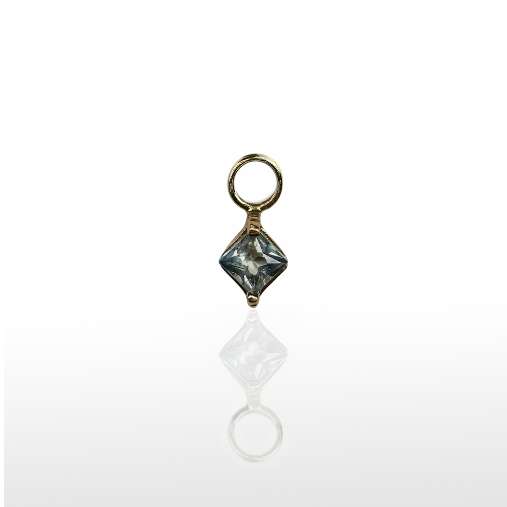 Image of Charm Prong Princess Cut Gem Zafiro